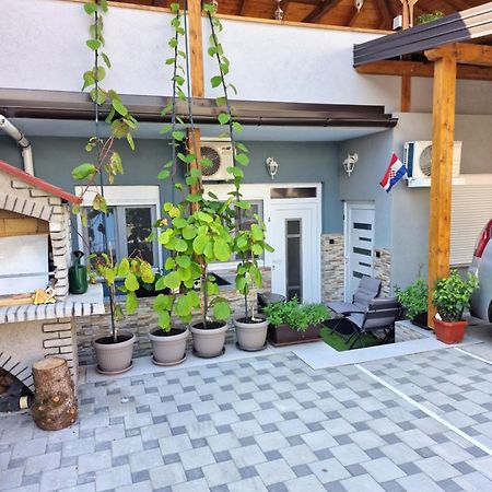 Ferienwohnung Studio Apartman Lorena Zagreb Exterior foto