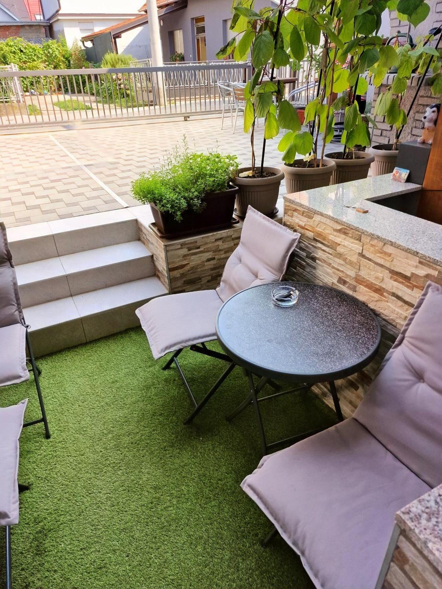 Ferienwohnung Studio Apartman Lorena Zagreb Exterior foto