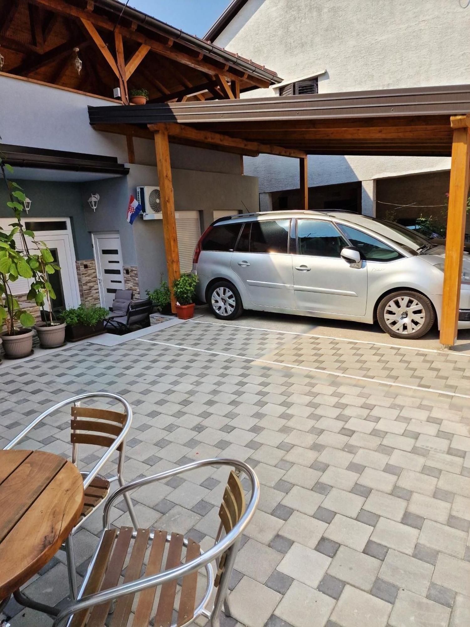 Ferienwohnung Studio Apartman Lorena Zagreb Exterior foto
